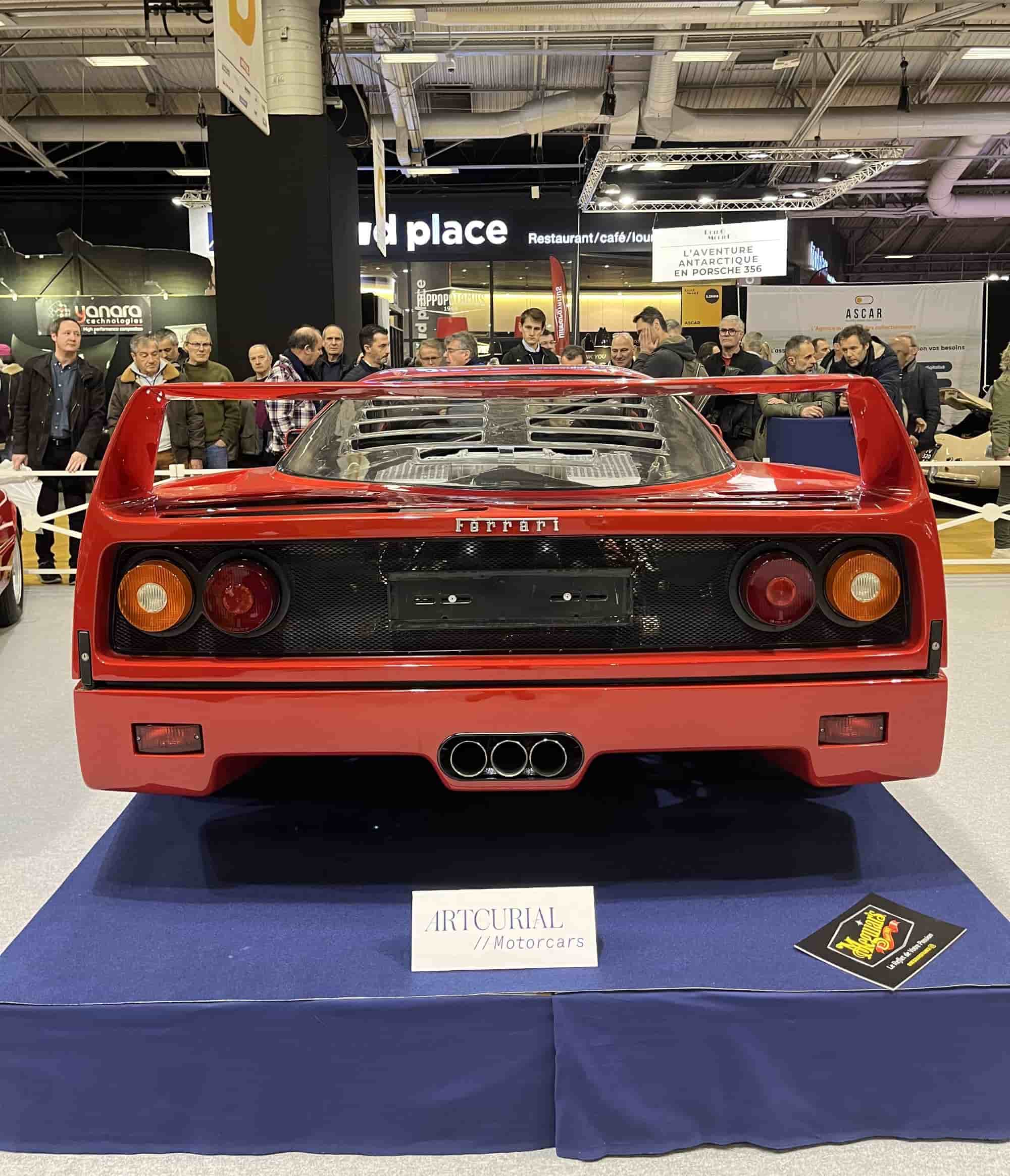Arrière de la Ferrari F40 de 1992 vendu aux enchères lors du Retromobile 2023