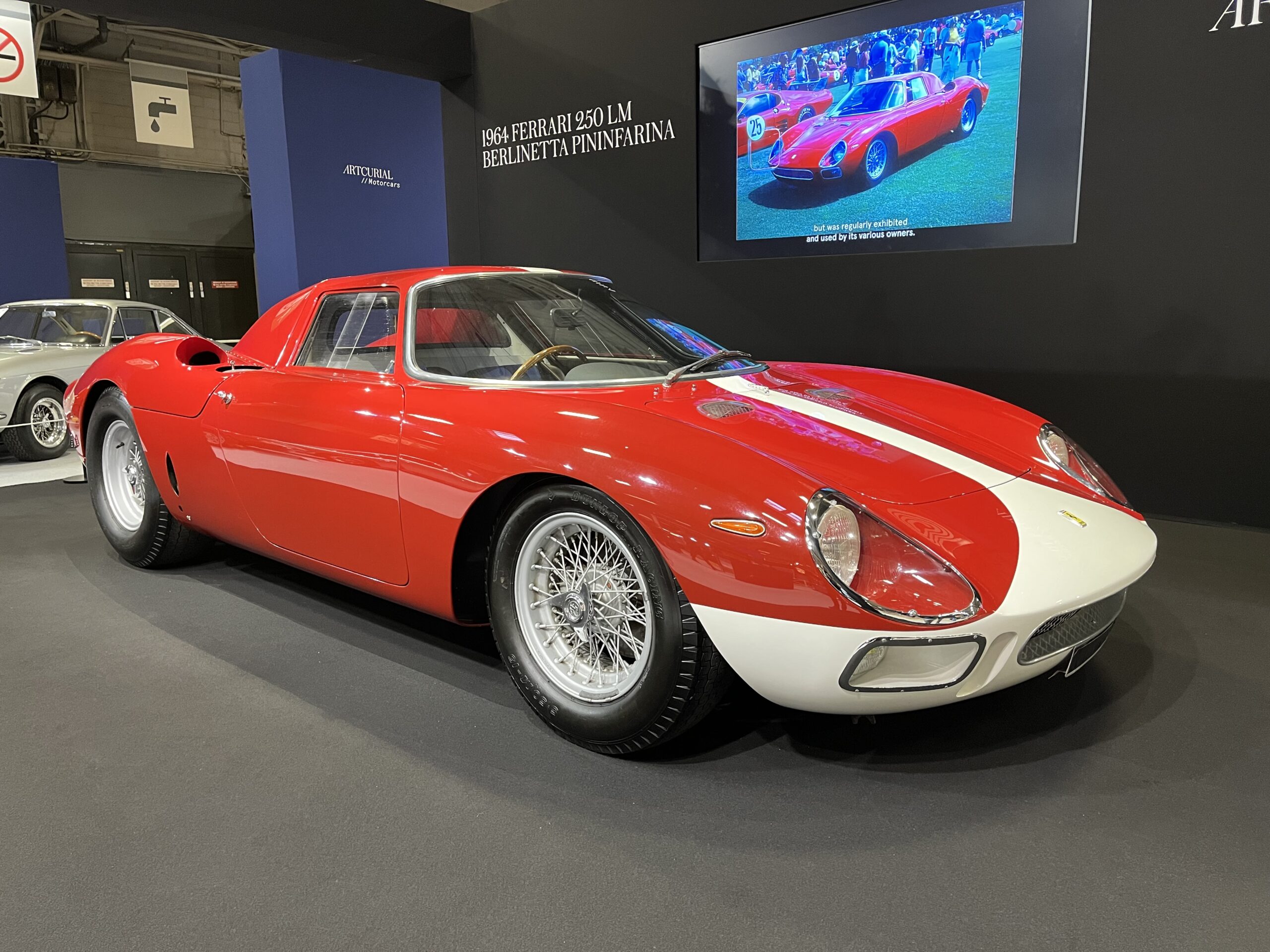 Dans la vente Artcurial organisé au Rétromobile 2023, présence d'une Ferrari 250 LM Berlinetta dessiné par Pininfarina.