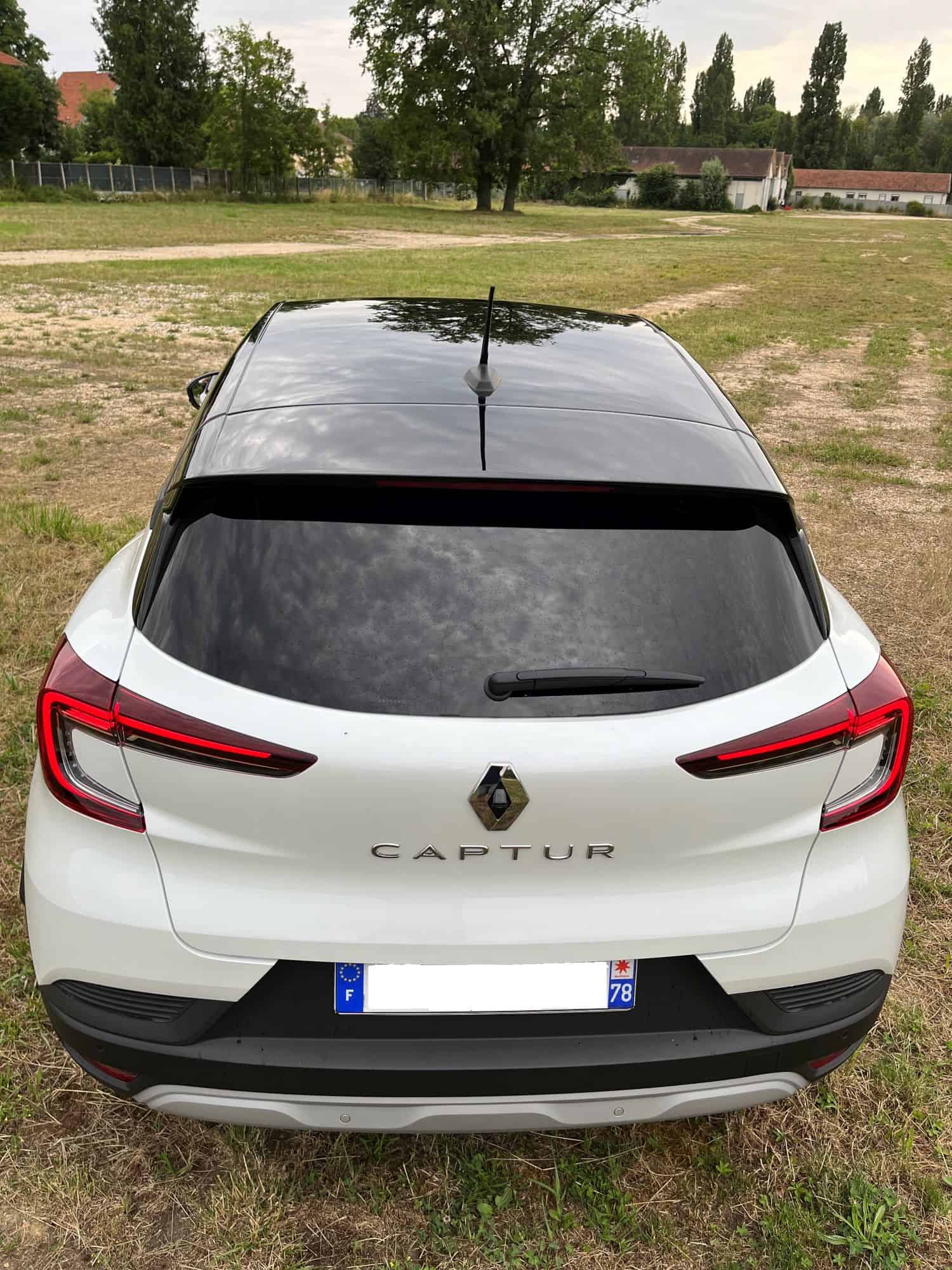 Extérieur arrière du Renault captur blanc toit noir